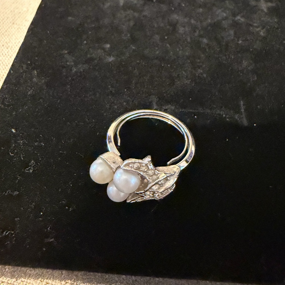 Avon Elegant Pearl Cluster Ring with Crystal Accents - White - Picture 2 of 4